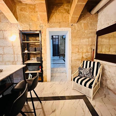 Charming Townhouse Prime Area Valletta Apartment ภายนอก รูปภาพ