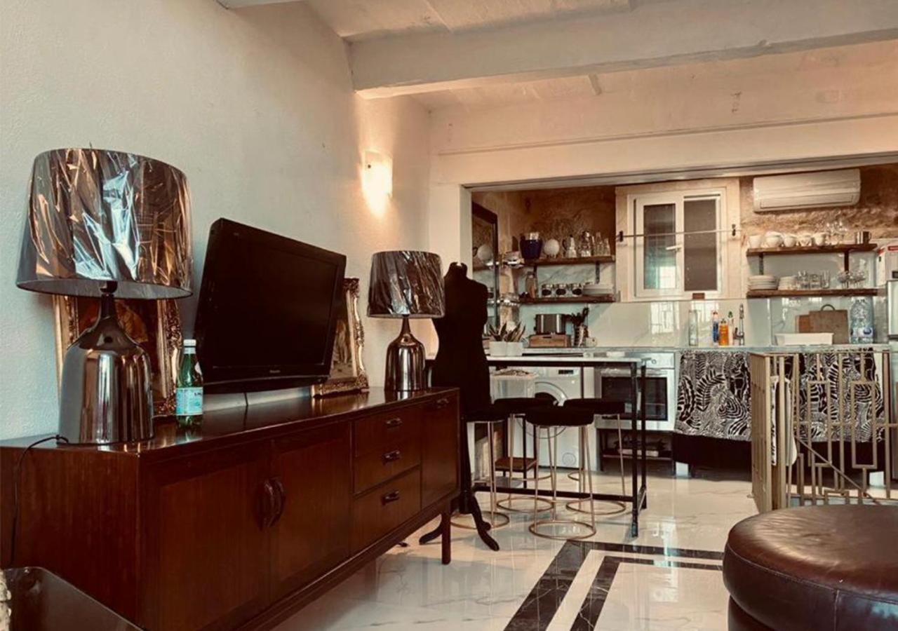 Charming Townhouse Prime Area Valletta Apartment ภายนอก รูปภาพ