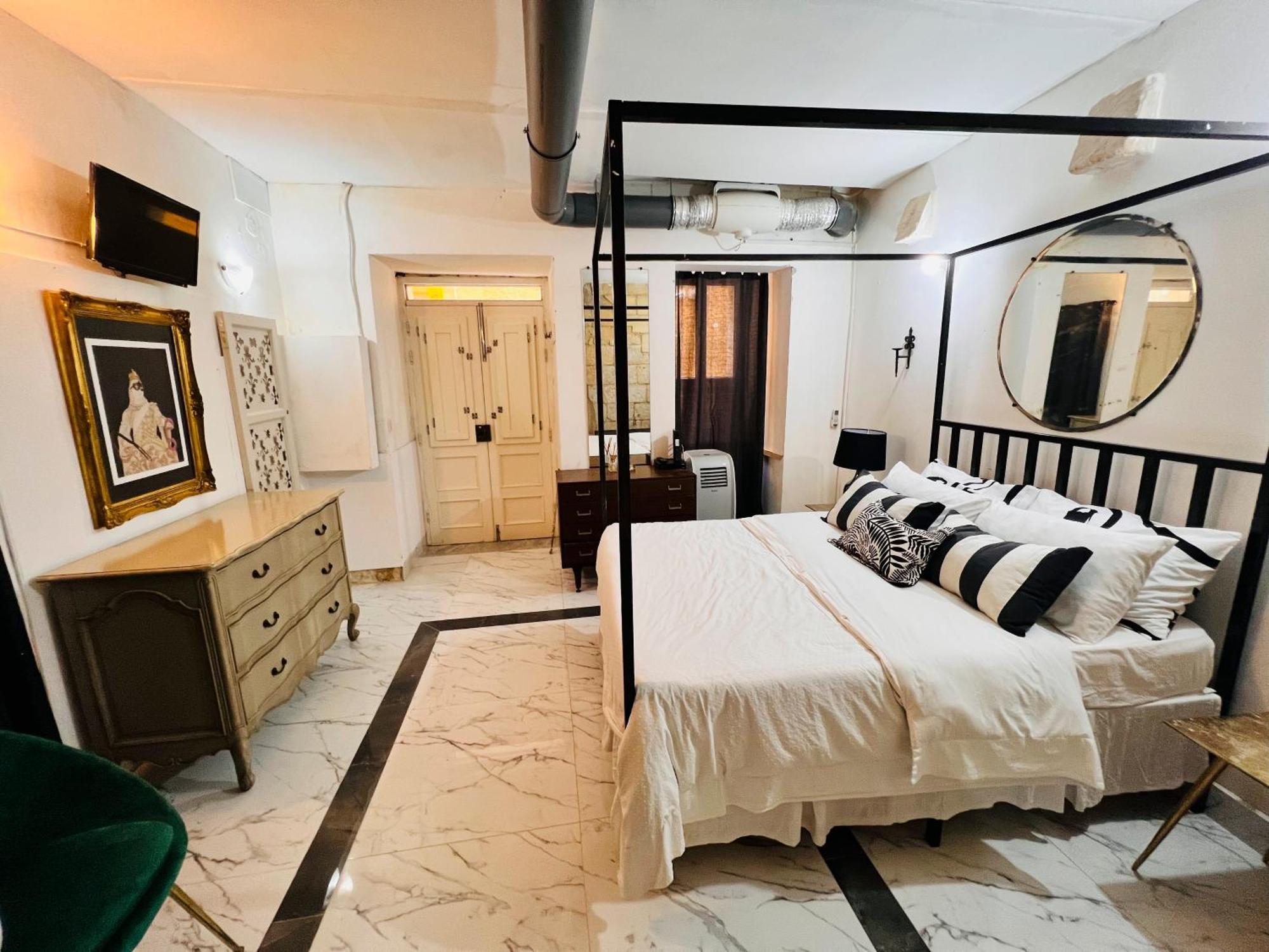 Charming Townhouse Prime Area Valletta Apartment ภายนอก รูปภาพ